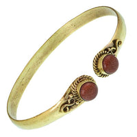 Load image into Gallery viewer, Messing Armreif golden braun Sandstein rund acht Zopfrand nickelfrei verstellbar antik Tribal
