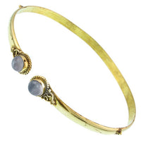 Load image into Gallery viewer, Brass Oberarmreif Punkte gold Mondstein rund Seil Spiralbogen nickelfrei verstellbar Tribal Armreif
