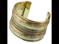 Cargar imagen en el visor de la galería, Messing Brass Armreif Wölbungen Blumen oxidiert 42 mm gold nickelfrei antik Ketten Tribal Schmuck
