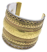 Load image into Gallery viewer, Messing Brass Armreif Seile Wellen Blume oxidiert gold breit nickelfrei antik Seile Tribal Schmuck
