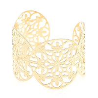 Cargar imagen en el visor de la galería, breiter Brass Armreif golden 48 mm Kreise Blumen Stanzmuster offen
