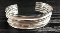 Cargar imagen en el visor de la galería, Silberarmreif Muster weiß oxidert glänzend 925er Sterling Silber Armreif Unisex Schmuck
