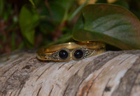 Cargar imagen en el visor de la galería, Messing Armreif golden Onyx rund Spirale Zopfrand verstellbar antik Tribal Schmuck
