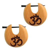 Cargar imagen en el visor de la galería, Pin Creolen Jackfrucht Holz hell Horn-Pin 23 mm rund dunkle Gravur Motiv
