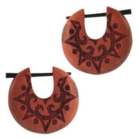 Cargar imagen en el visor de la galería, Holz Pin Creolen Sawoholz Horn-Pin 23 mm rund dunkle Gravur Motiv unisex
