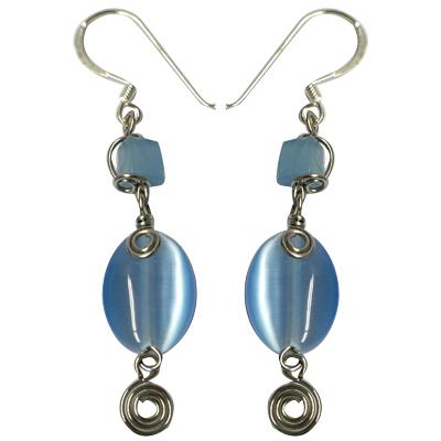 Katzenaugen-Ohrringe, Ohrhänger mit ovalförmigem blau-gefärbtem Katzenauge und Bügel aus Sterling Silber 925