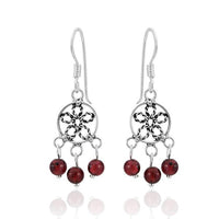 Load image into Gallery viewer, Ohrhänger Stein Perle dunkelrot 925er Sterling Silber Katzenauge Blume gedreht
