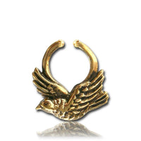 Load image into Gallery viewer, Septum Fake Piercing Nasenringe Vogel Taube Messing goldfarben nickelfrei antik exotisch
