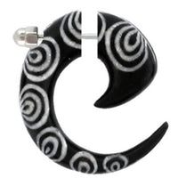 Cargar imagen en el visor de la galería, Fake Piercing, Horn Psycodelic Spirale, schwarz mit weißem Bone-Inlay, Expander, Ohrhänger, Ohrstecker, Ohrring
