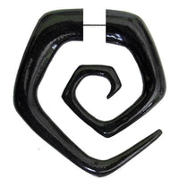 Cargar imagen en el visor de la galería, Tribal Horn Fake Piercing schwarz eckig Spirale Buffalo Horn 6mm Steckverschluss Ohrstecker Ohrring
