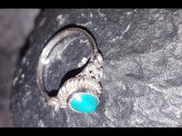 Load image into Gallery viewer, Silberringe Türkis Seilrand Blume drei Kreise oval 925
