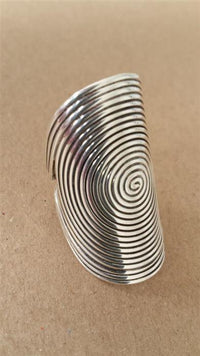 Load image into Gallery viewer, Silberringe große Spirale dunkel oxidiert 925er Sterling Silber Ring Ringe
