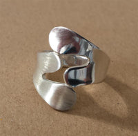 Load image into Gallery viewer, Silberring matt glänzend runde Enden Ring 925er Sterling Silber Damen Designer Schmuck Ringe

