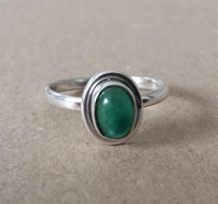 Cargar imagen en el visor de la galería, Silberring Onyx grün 7 mm oval Stein Rand 925er Sterling Silber Ringe Schmuck
