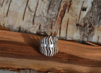 Load image into Gallery viewer, Ring massiv Fischgräte Fishbone 925 Sterlingsilber
