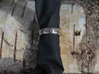 Load image into Gallery viewer, Bandring oxidiert Triskele Muster 925 Sterling Silber
