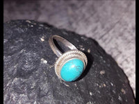 Load image into Gallery viewer, Silber Ring Türkis 8 mm oval Zopf Rand 925 Sterling
