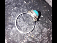 Load image into Gallery viewer, Silber Ring Türkis 8 mm oval Zopf Rand 925 Sterling
