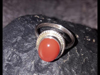 Load image into Gallery viewer, Silber Ring Karneol rot 8 mm oval Zopf Rand 925
