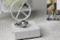 Load image into Gallery viewer, Silberringe Perle Seile Spiralen Kreise rund weiß Punkte 925 Sterling Silber Ringe
