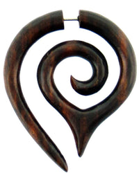 Cargar imagen en el visor de la galería, Tribal Maori Spirale Spitze braun Fake Piercing Ohrring Sono Holz Ohrstecker Edelstahl 1 mm
