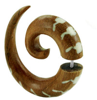 Cargar imagen en el visor de la galería, Tribal Fake Piercing Spirale Muster braun weiß Holz Unisex Bone Inlay Sonoholz Edelstahl Organic
