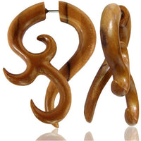 Load image into Gallery viewer, Fake Piercing Teak Holz Bogen Haken überlappend Plug Ohrstecker braun gemasert
