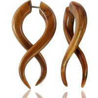 Load image into Gallery viewer, Fake Piercing Teak Holz Bogen gewunden 45 mm Plug Ohrstecker braun gemasert
