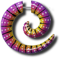 Load image into Gallery viewer, Fake Spirale Punkte Streifen pink gelb Piercing Holz handbemalt Plug Ohrstecker Expander Edelstahl
