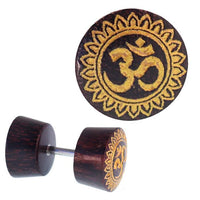 Cargar imagen en el visor de la galería, Fake Holz Plug Tamarinde dunkelbraun Maserungen OM-Zeichen Blume Rand golden Piercing
