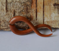 Load image into Gallery viewer, Fake Piercing Edelstahl Rosenholz Bogen gewunden
