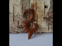 Load image into Gallery viewer, Fake Piercing Edelstahl Rosenholz Feuer Spirale
