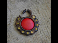 Load image into Gallery viewer, Fake Piercing Edelstahl Holz Koralle Brass Blume
