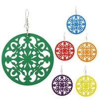 Cargar imagen en el visor de la galería, Holzohrringe bunt 50 mm rund Blumen Stanzmuster Ohrringe Holz Ohrhänger Organic
