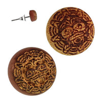 Load image into Gallery viewer, Holz Ohrstecker Krieger Maske Sterlingsilber 925er rund 8 mm Lasergravur golden
