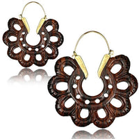 Load image into Gallery viewer, Ohrringe Holz Brass Bügel golden braun dunkelbraun Perlmutt Ohrhänger Schmuck
