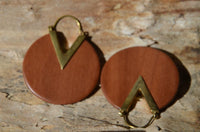 Load image into Gallery viewer, Ohrringe Sawo Holz Brass Bügel gold rund Zacke braun
