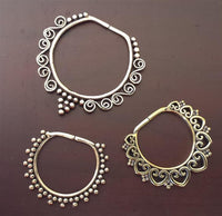 Cargar imagen en el visor de la galería, Charm Piercing Anhänger Ohrringe für Flesh Tunnels gold antik Messing Ohrhänger
