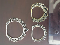 Cargar imagen en el visor de la galería, Charm Piercing Anhänger Ohrringe für Flesh Tunnels gold antik Messing Ohrhänger
