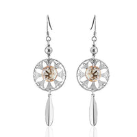 Cargar imagen en el visor de la galería, A pair of Ohrhänger Ohrringe for Damen made from 925er Sterling Silber, nickelfrei, featuring a floral Zirkonia design and a long, tapered silver drop below each earring.
