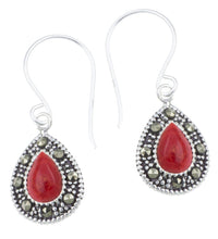Load image into Gallery viewer, Silberohrringe Tropfen 12 mm Koralle Silberrrand Glitzer 925 Sterlingsilber Ohrringe
