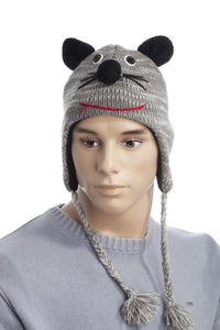 Load image into Gallery viewer, A mannequin wears the Unisex Tiergesicht Mütze Norwegermütze Nepalmütze Strick Tiermützen Bommeln: a gray knit beanie with ear flaps, black mouse ears, button eyes, a red stitched mouth, and braided tassels.
