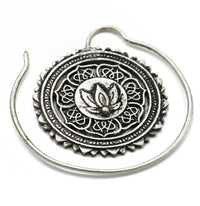 Load image into Gallery viewer, Piercing Ohrgewicht Messing Lotus Spirale Ohrhänger
