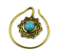 Load image into Gallery viewer, Piercing Ohrhänger Messing Lotus Spirale Türkis Stein

