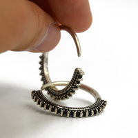 Load image into Gallery viewer, Piercing White Brass Hoop silber 3mm Creole Punkte Hook

