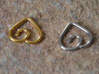 Load image into Gallery viewer, Spiral Herz Nostril Ohr Piercing Edelstahl Gold PVD

