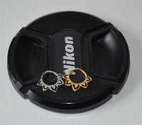 Load image into Gallery viewer, Klapp Segmentring Piercing Blume Edelstahl Gold PVD
