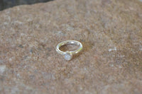 Load image into Gallery viewer, Piercing Ring 925 Silber Labret Tragus 1.2mm Mondstein
