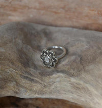 Load image into Gallery viewer, Universal Piercing Ring 925 Silber 1.2mm Kristall Blume
