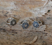 Load image into Gallery viewer, Universal Piercing Ring 925 Silber 1.2mm Kristall Blume
